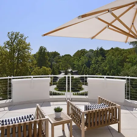 Jw Marriott & Ξενοδοχείο 5*