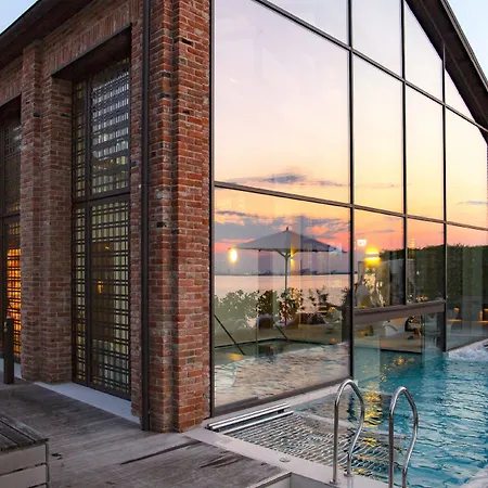 Jw Marriott & 5* Velence