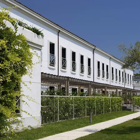 Jw Marriott & Szálloda 5*