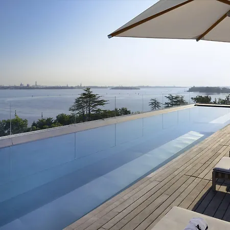 Jw Marriott & Szálloda 5*