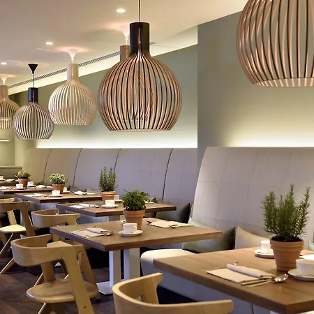 Szálloda Jw Marriott & 5*