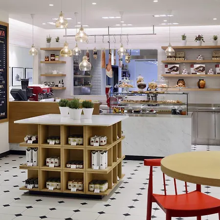 Szálloda Jw Marriott & 5*