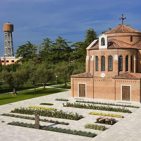 Szálloda Jw Marriott & 5*