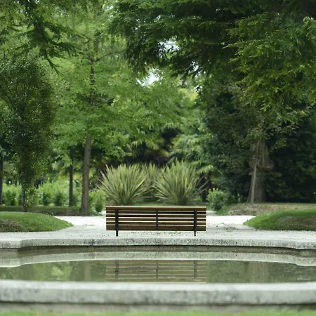 Szálloda Jw Marriott & 5*