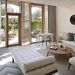 Jw Marriott & Hotell 5*